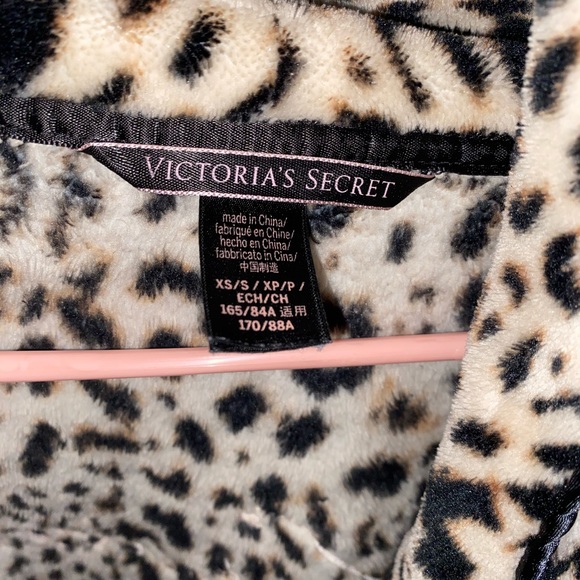 Victoria’s Secret Robe - Picture 3 of 5
